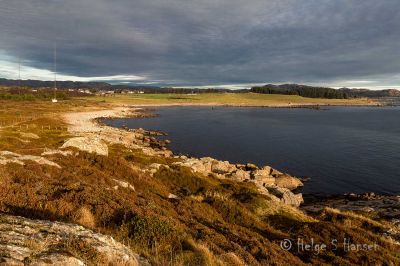 Mot Austre Hauge
Den lave novembersola gir et flott lys.
Keywords: Austre_Hauge