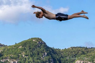 Dødsing.
"Jeg KAN fly".
Keywords: Farsund_by