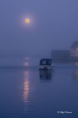 "Skoddestemning" i havnebassenget.
Keywords: Farsund