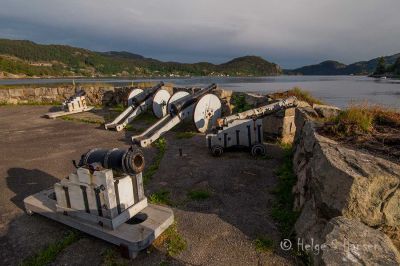 Innseilingen til Flekkefjord er godt bevoktet.
Keywords: Grønnes