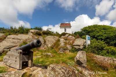 Kanonen på Støa med Loshuset i bakgrunnen.
Keywords: Loshavn